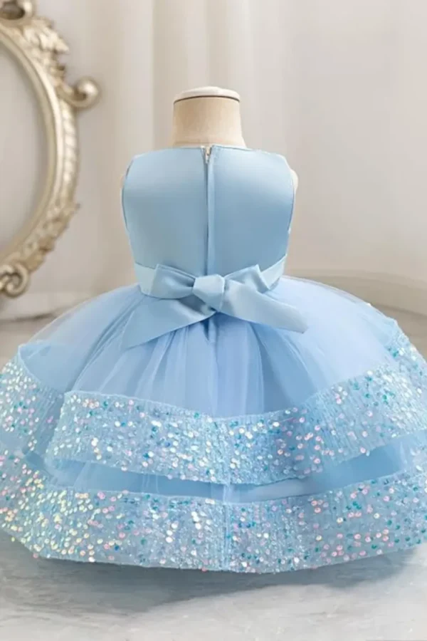 blue dress