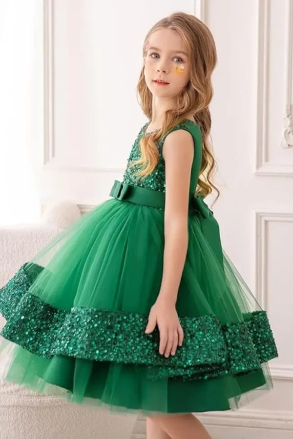 green dress