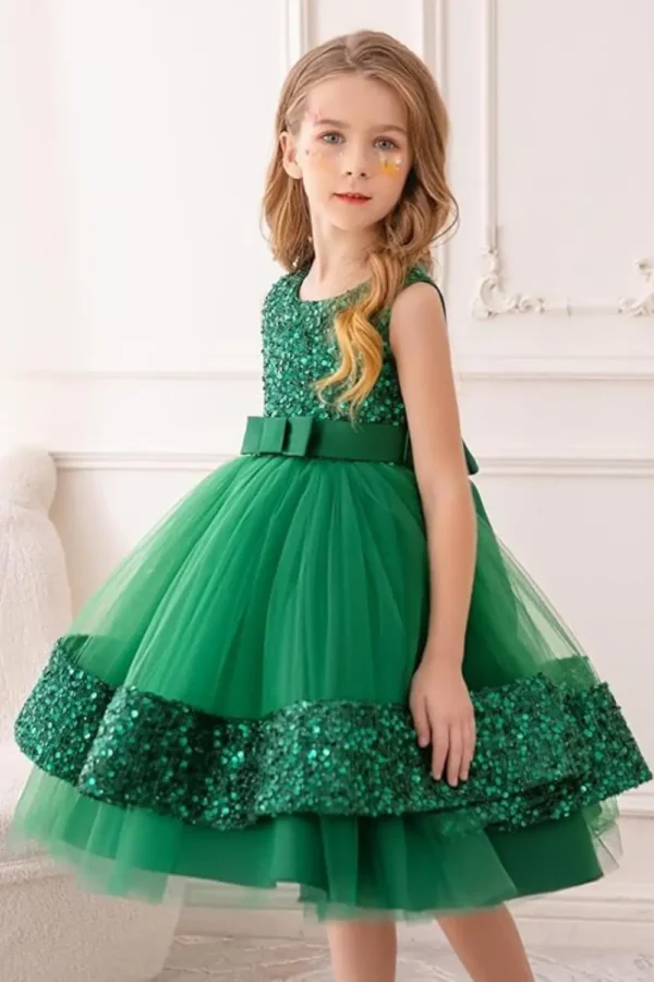 green dress