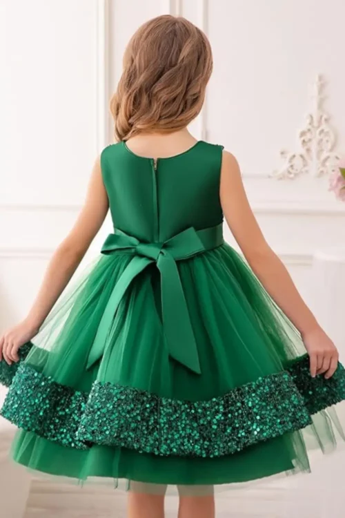 green dress