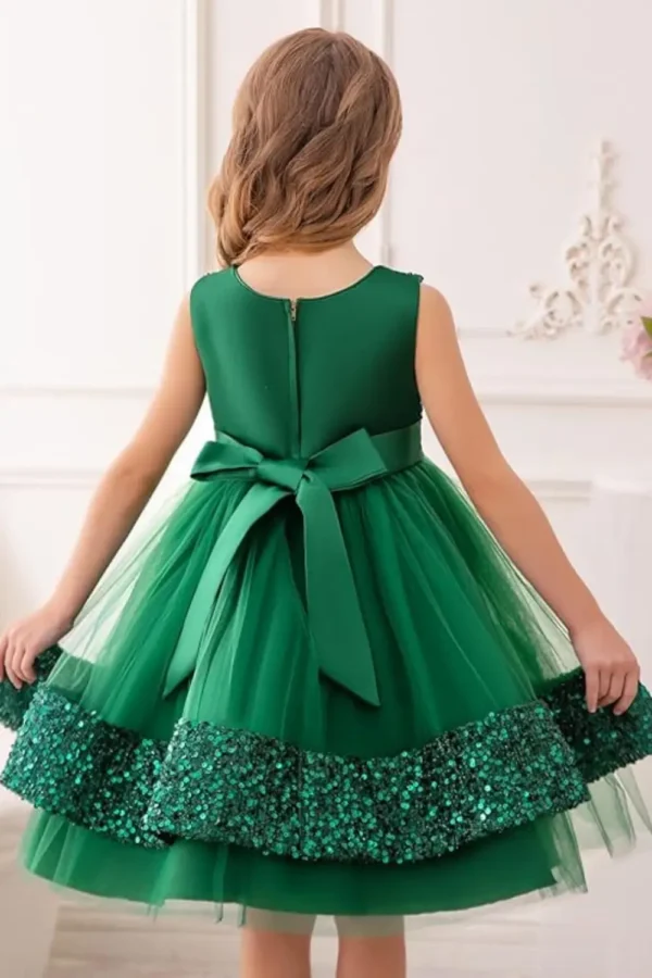 green dress