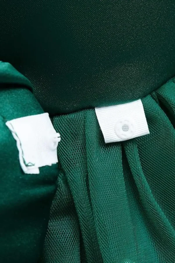 green dress
