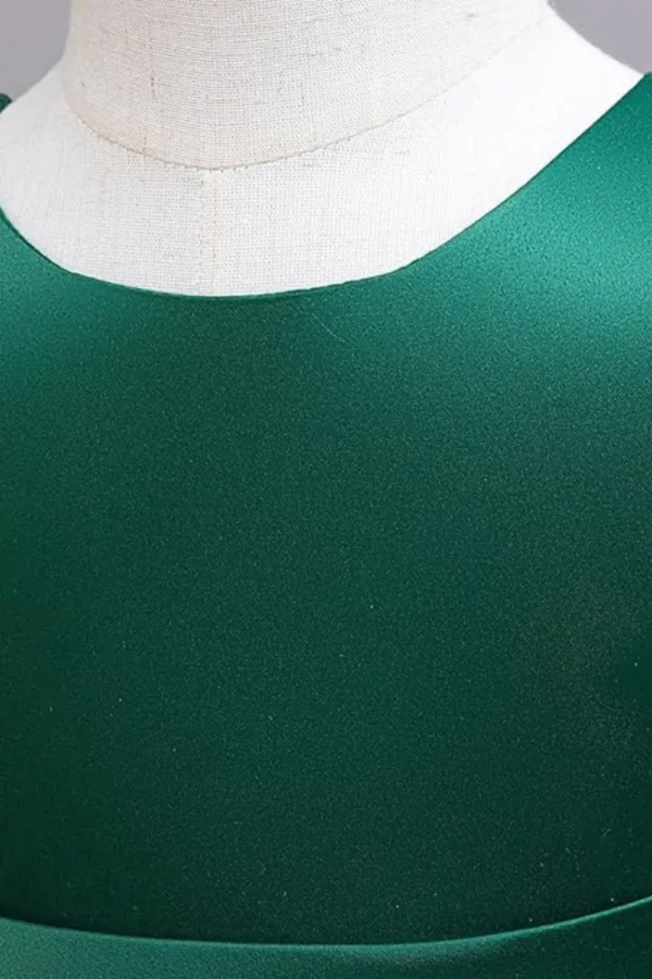 green dress