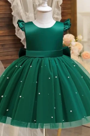 green dress