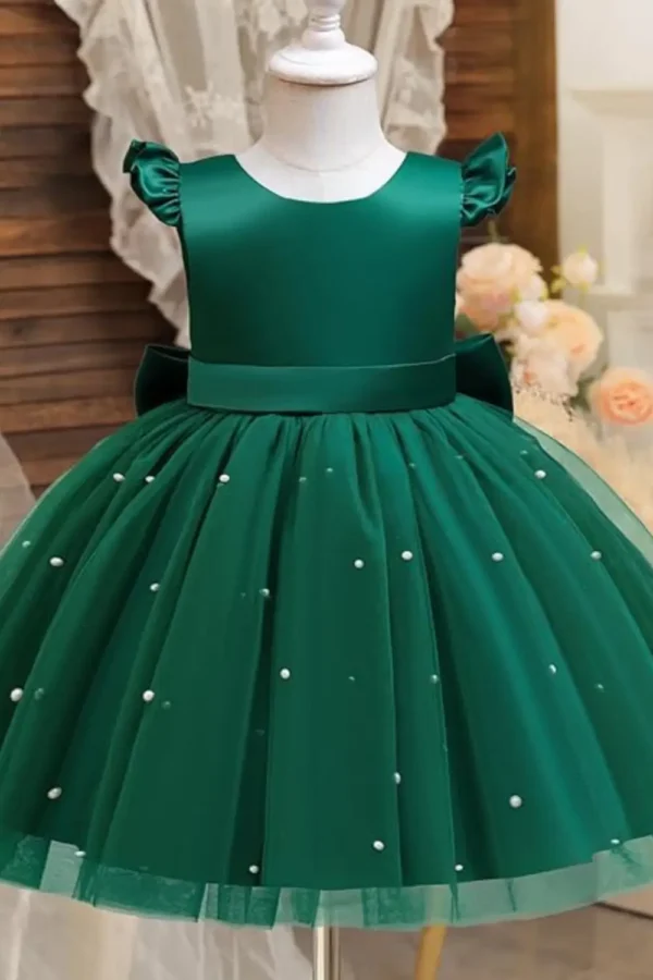 green dress