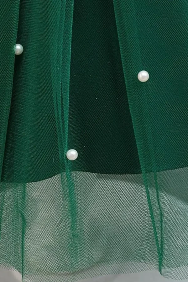 green dress