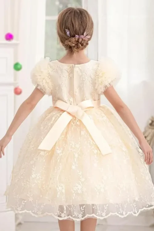 Yellow-Dress-to-Impress
