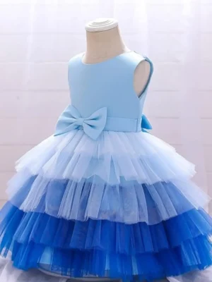 blue dress