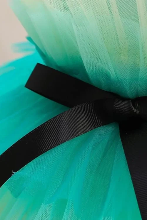 green dress