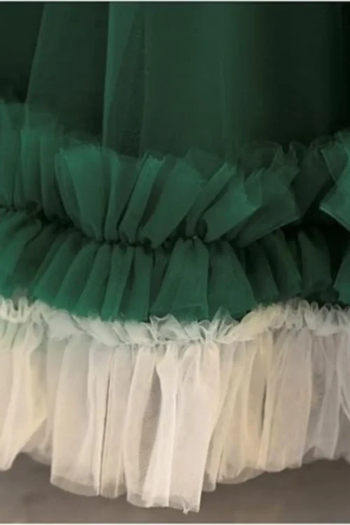 green dress
