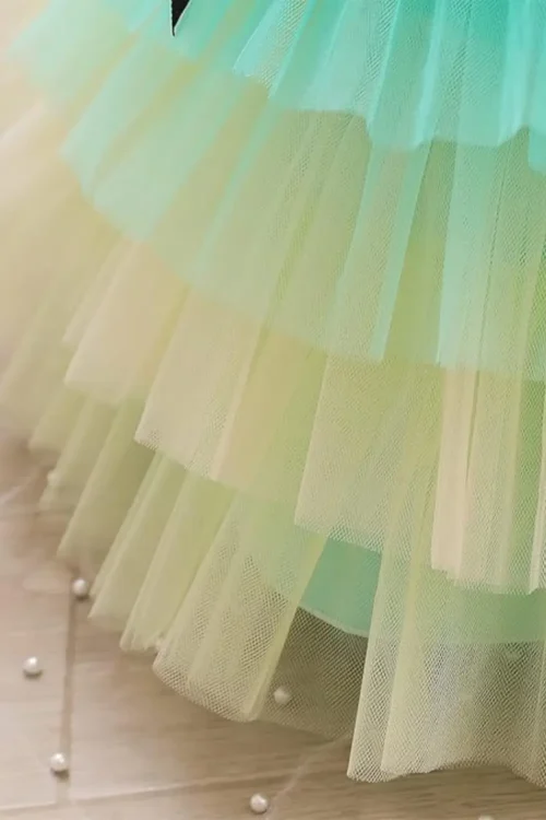 green dress