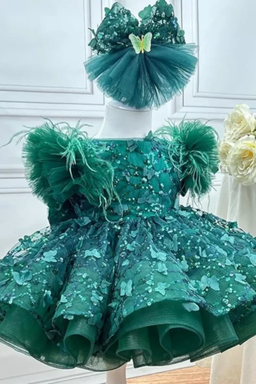 green dress