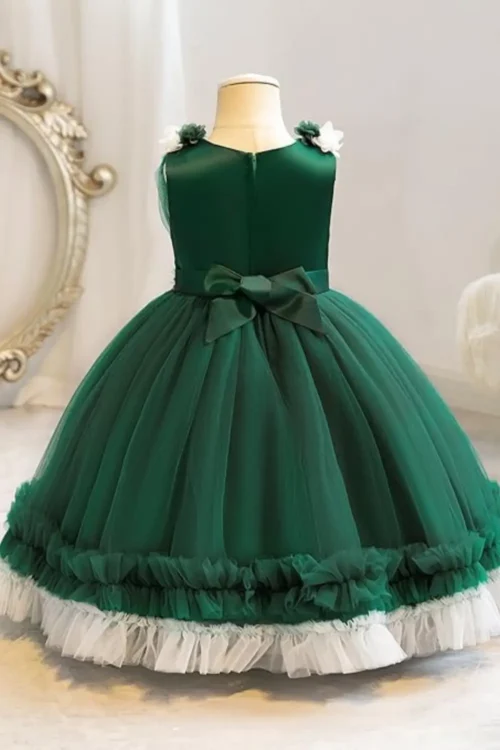 green dress