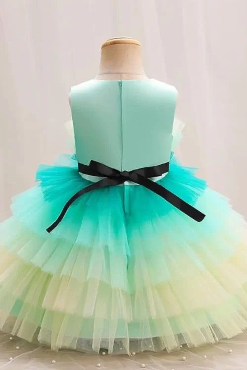 green dress