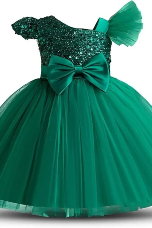 green dress