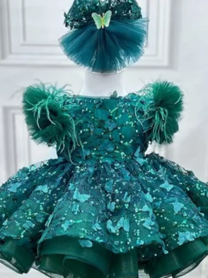 green dress