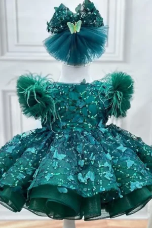 green dress