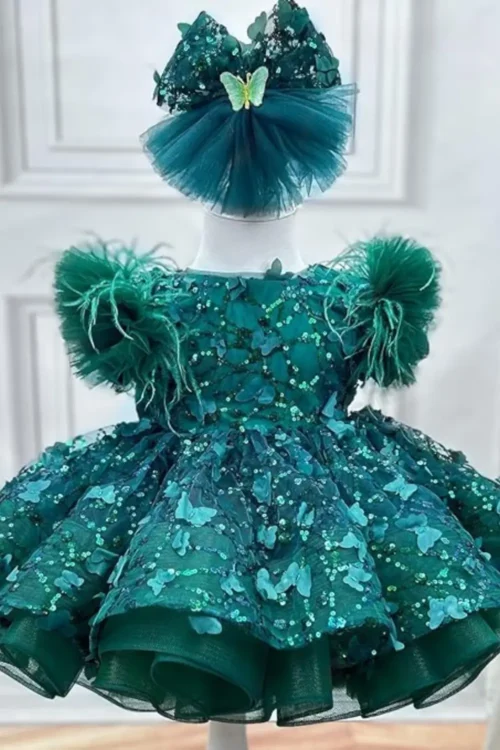 green dress