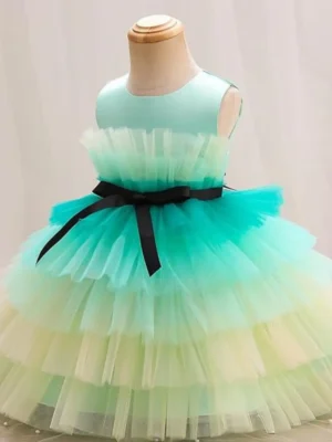 green dress
