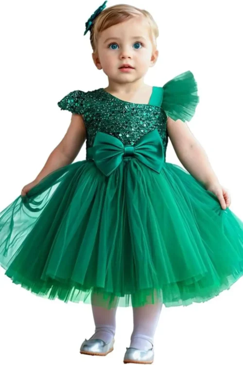 green dress