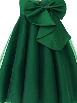 green dress