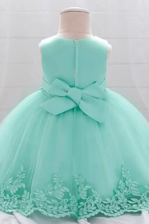 green dress