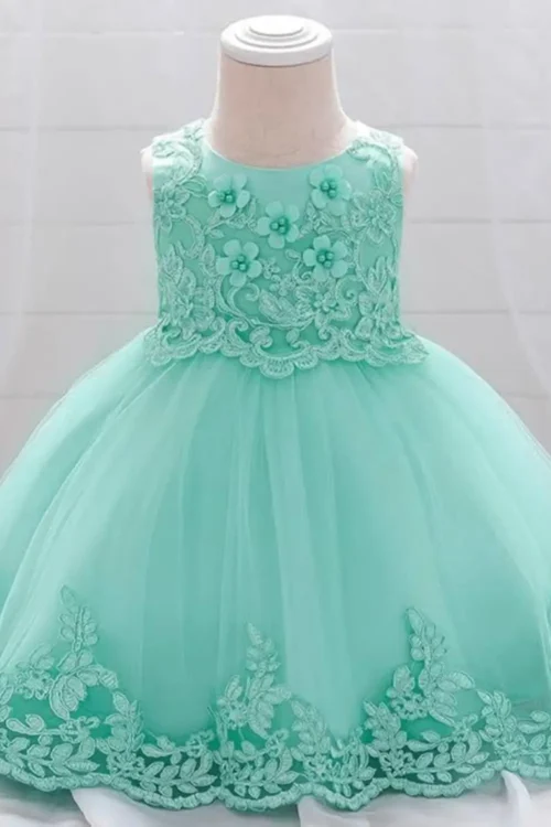 green dress