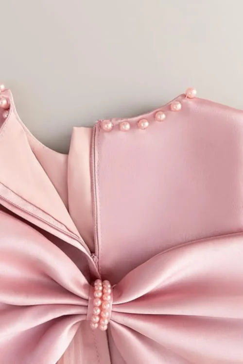 pink dress