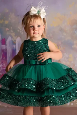 Green-Dress-Outfit